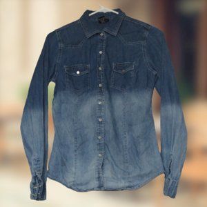 Rue21 Ombré Blue Jean Style Button Down Shirt with Pockets